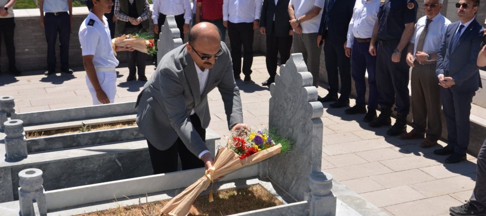 Ece Bey Mezarı Başında Anıldı