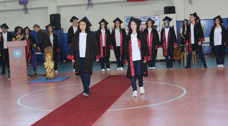 Ecebey Mesleki ve Teknik Anadolu Lisesi Mezuniyet Töreni