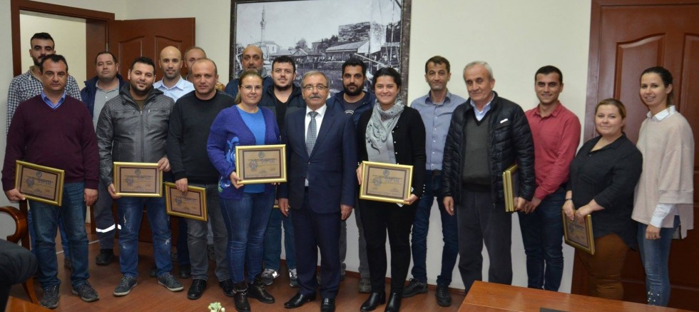 EĞiTiM ALAN PERSONELE SERTiFiKALARI VERiLDi