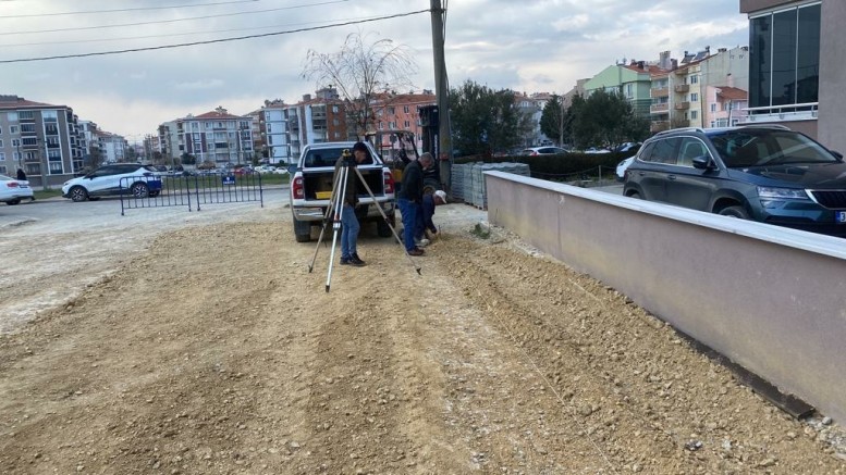Ekipler, Çalışmalarına Devam Ediyor
