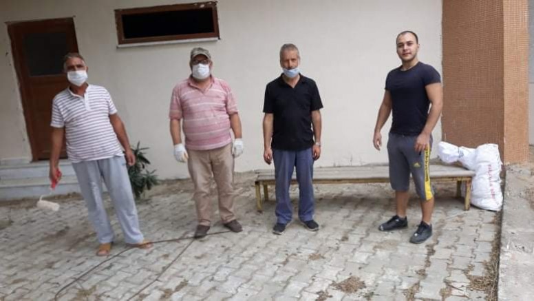 Emekli İmam Sanayi Sitesindeki Cami İçin Kolları Sıvadı