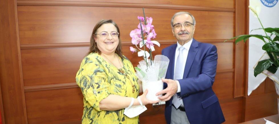 Emekli Olan Harmanlı'ya Uğurlama Töreni