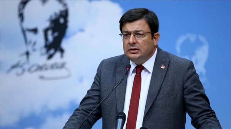 Erkek, Depremzede Yurttaşları Bilgilendirdi