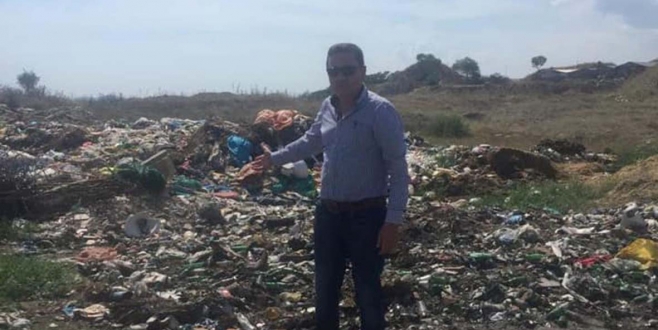 Evreşe’de Çöpler Yol Kenarına Dökülüyor