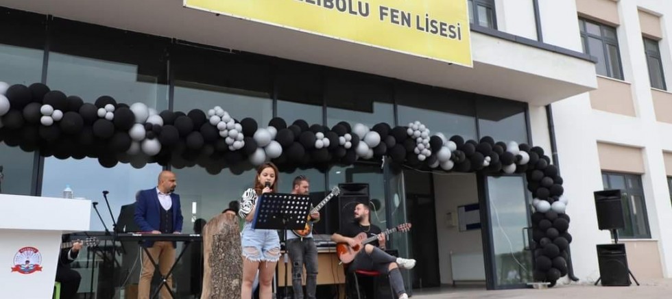 Fen Lisesi’nde Mezuniyet Töreni Heyecanı