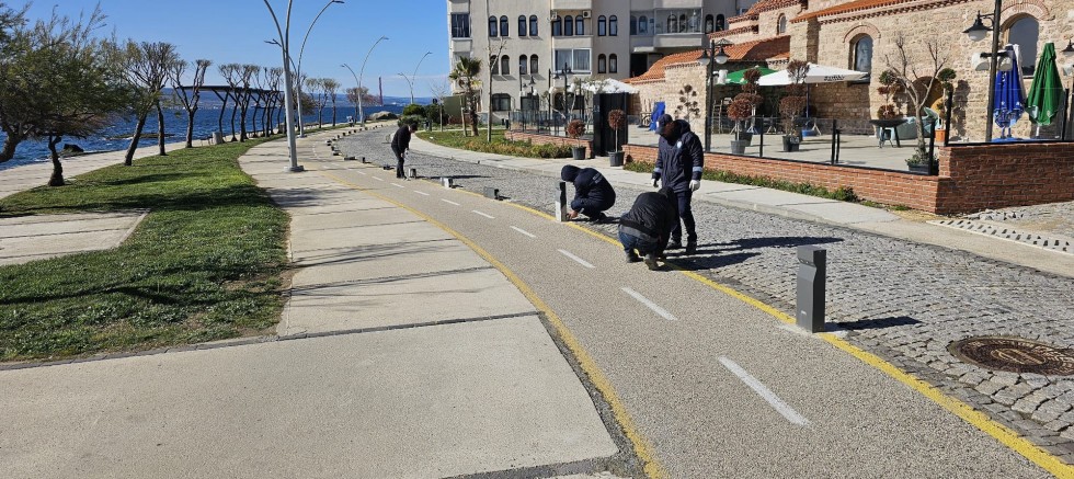 Fener Altı Yürüyüş Yolu Aydınlatmaları Yenileniyor