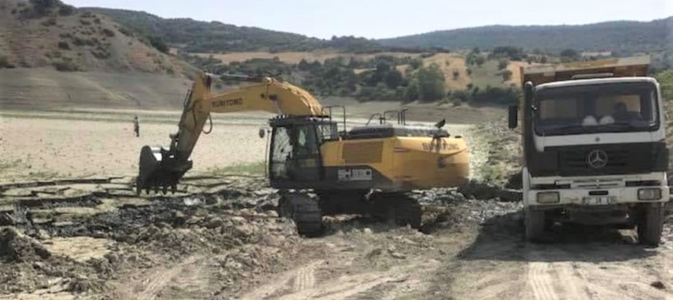 Fındıklı Köyü Göletinde Temizleme Çalışmaları Başladı