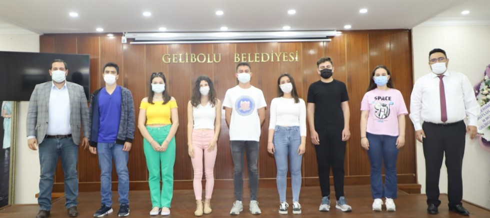 Geleneksel 19 Mayıs Yarışmasını Kazananlara Ödülleri Verildi