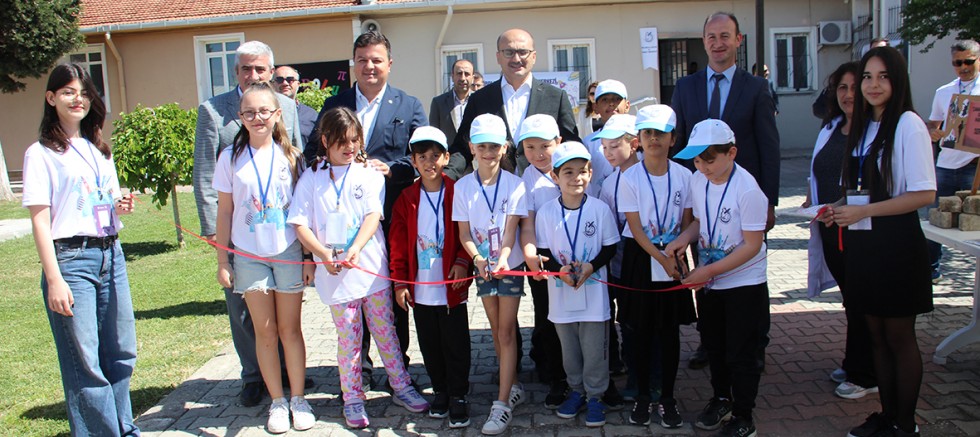 Gelibolu BİLSEM’de TÜBİTAK 4006 Bilim Fuarı Düzenlendi