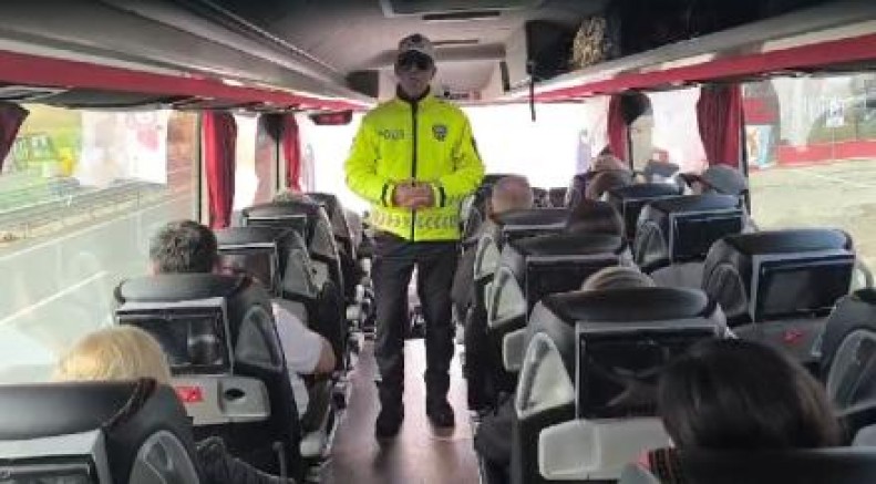 Gelibolu Bölge Trafik Ekiplerinden Emniyet Kemeri Uyarısı