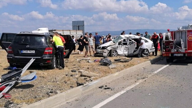 Gelibolu’da Feci Kaza: 2 Ölü 5 Yaralı