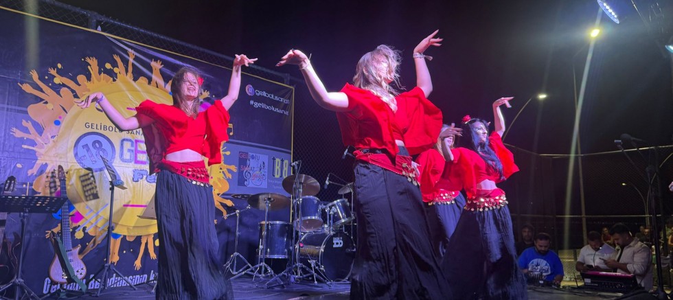 Gelibolu’da Genç Yetenekler -18 Fest’te Sahne Aldı