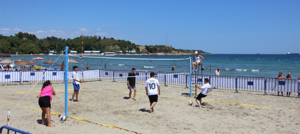 Gelibolu'da Plaj Voleybolu Heyecanı