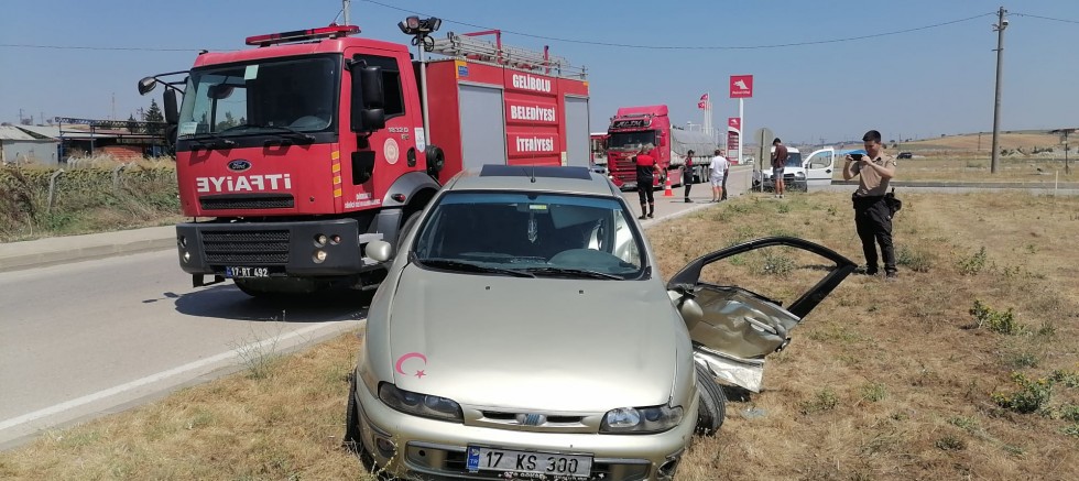 Gelibolu’da Trafik Kazası: 2 Kişi Yaralandı