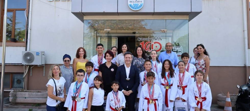 Gelibolu Karate Takımından Başkan Soyuak’a Ziyaret