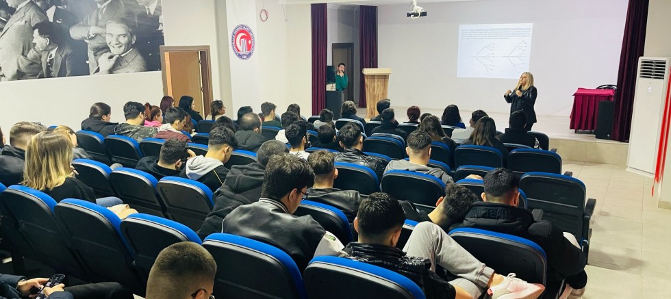 Gelibolu MYO’da Bulaşıcı Hastalıklar Semineri Düzenlendi