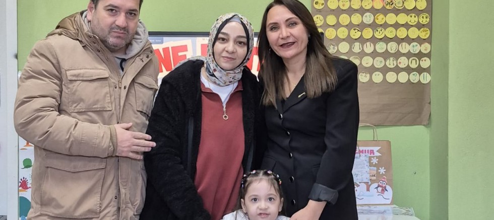 Gelibolu’nun Minik Kahramanı Merve, İlk Karnesini Aldı