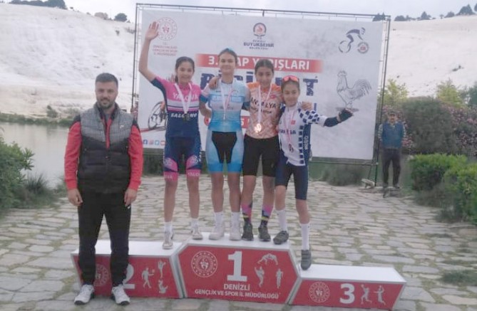 Geliboluspor Bisiklet Takımı Türkiye Şampiyonu Oldu