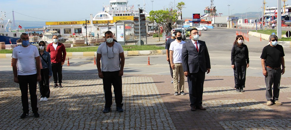 Gençlik Haftası'nda Atatürk Anıtı'na Çelenk Sunuldu