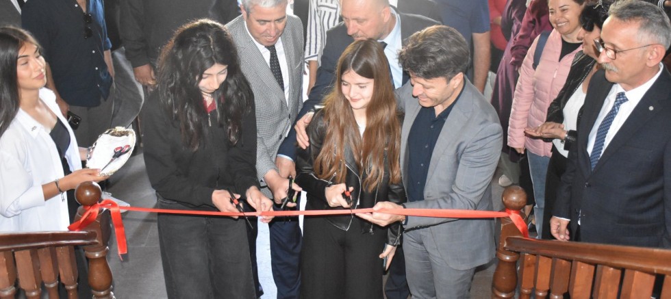 Görsel Sanatlar Sergisi Açıldı
