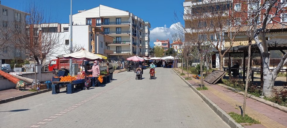 Halk Pazarı, Perşembe Günü Kuruldu