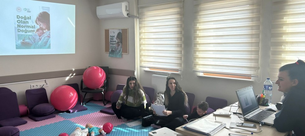 Hamilelere Yönelik Bilgilendirmeler Sürüyor