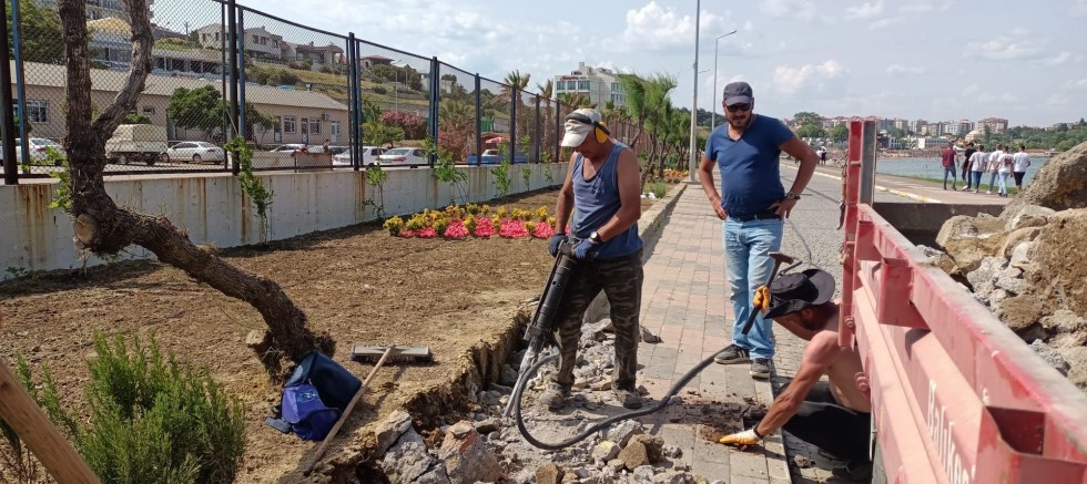 Hamzakoy’da Çevre Düzenleme Çalışması