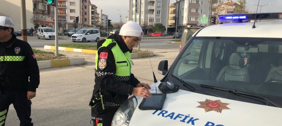 İlçe merkezinde  radarla hız denetimi