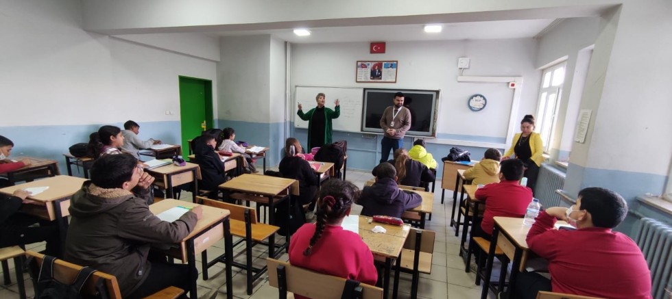 İlçe Sağlık Müdürlüğünden Evreşe İlkokuluna Ziyaret