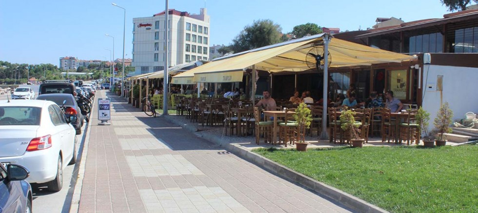 İlçemizdeki Misafirlerden Canlı Müzik Şikayeti