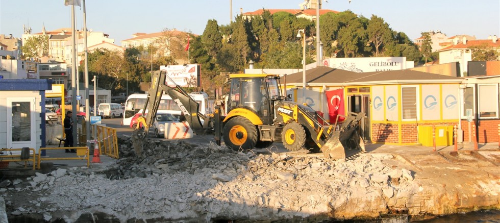 İskelede bakımda!