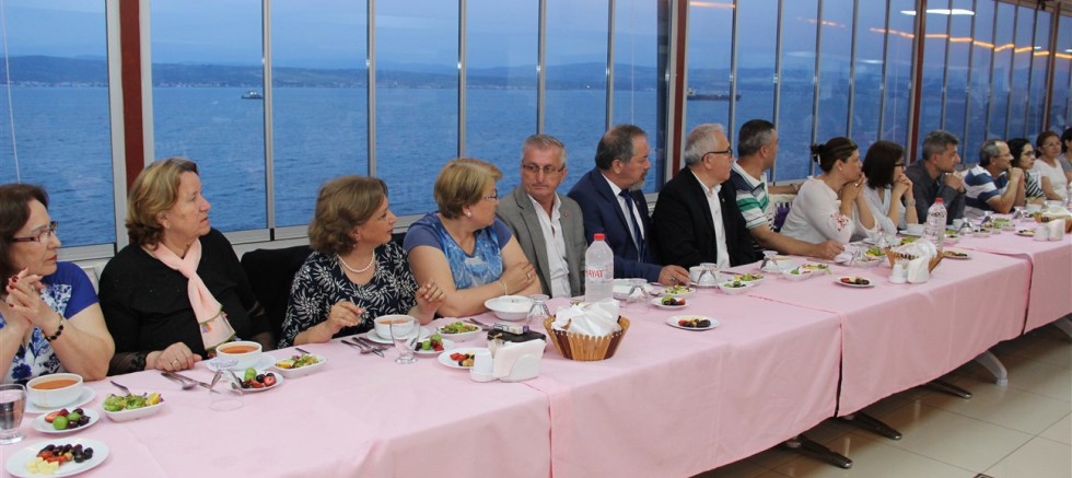 İYİ’ler iftarda buluştu