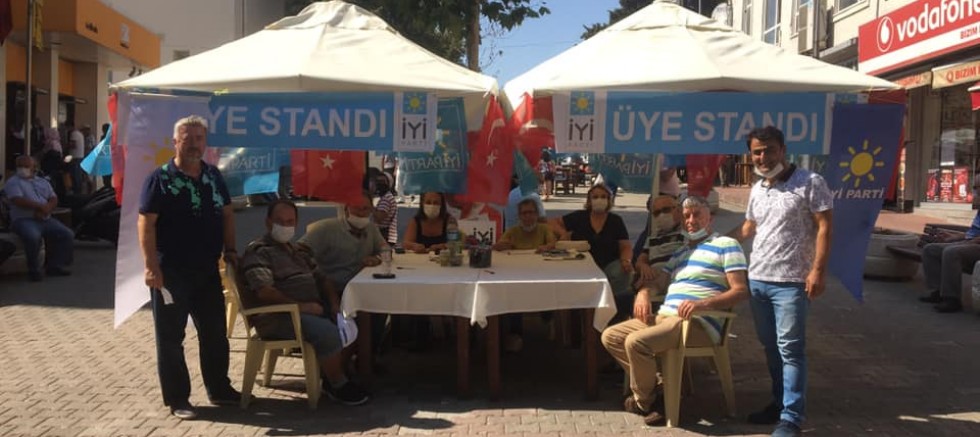 İyi Parti’den Üye Kayıt Standı