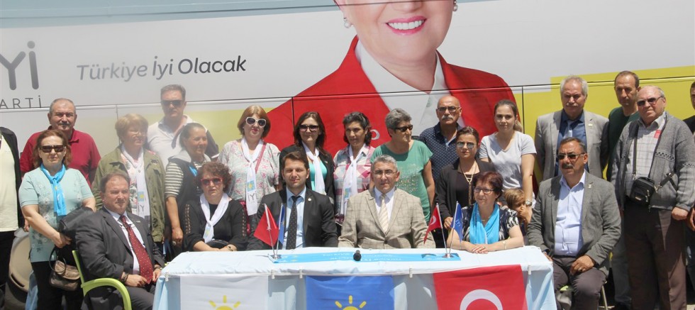 İYİ Parti düzenlediği projeyle vatandaşlarla buluştu “ANLAT HEMŞERiM DERTLEŞELiM”