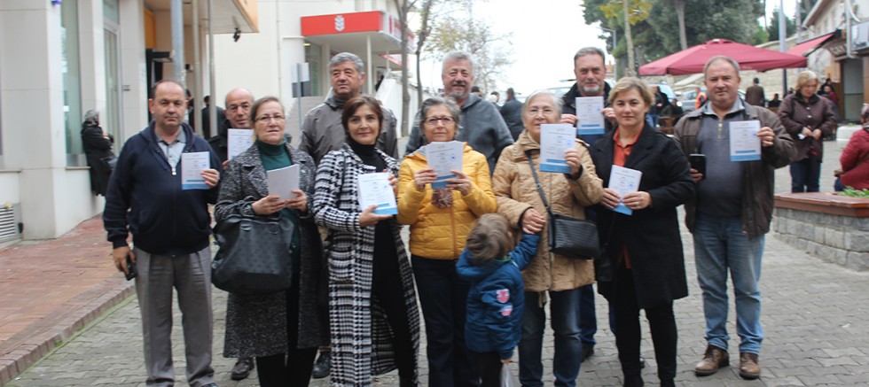 İYİ Partili Kadınlar, Şiddete Karşı Broşür Dağıttı