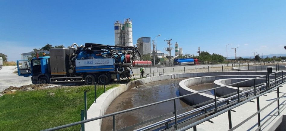 Kanalizasyon ve Yağmur Kanalları Temizleniyor