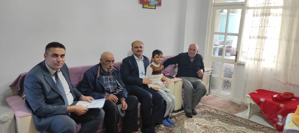 Kaymakam Abacı, Depremzede Aileleri Ziyaret Etti