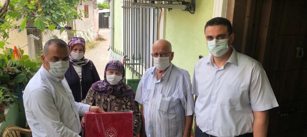Kaymakam ve Belediye Başkanından Babalar Günü Ziyareti