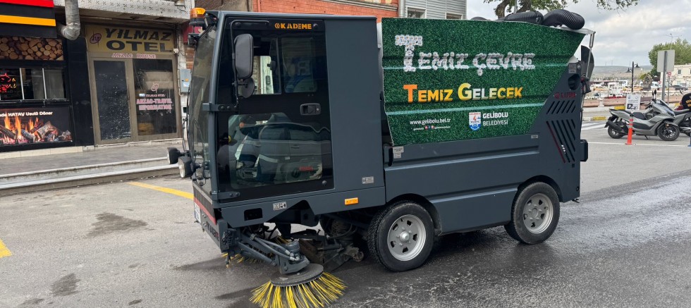Kompakt Yol Süpürme Makinesi Hizmete Başladı