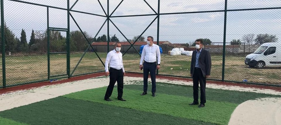 Köylerdeki Halı Saha Çalışmaları Tamamlanmak Üzere