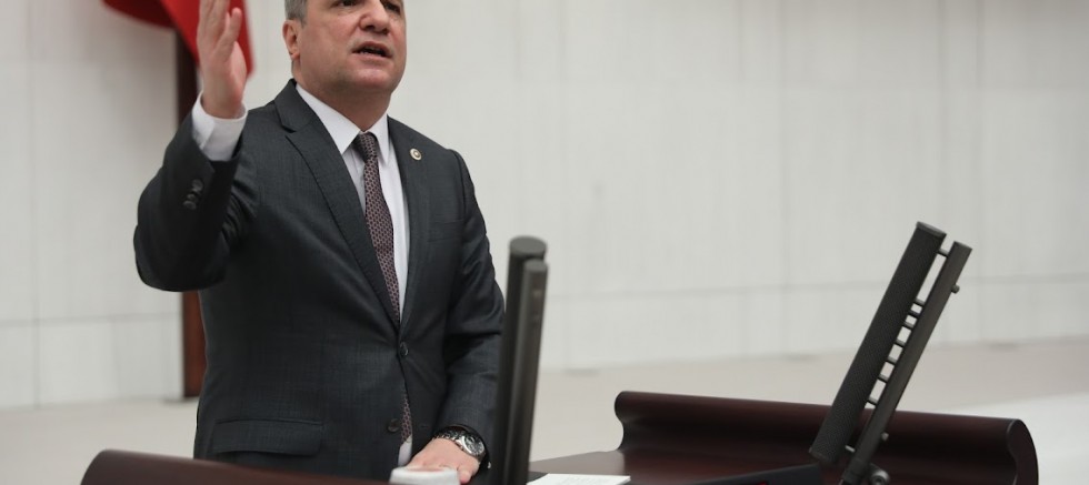 “Maliye Bakanı Hepimizi ‘Işığa’ Doğru Götürüyor”