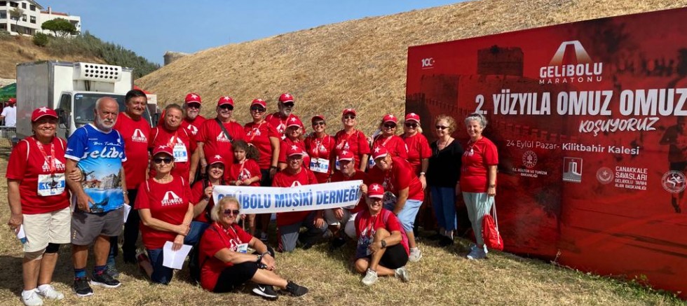 Maraton’da Çanakkale Türküsünü Seslendirdiler!