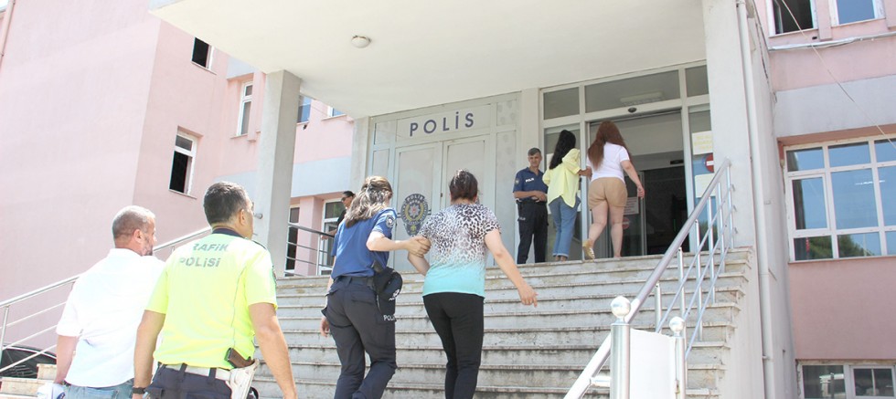 Masaj Salonuna Fuhuş Baskınında 2 Kişi Gözaltına Alındı