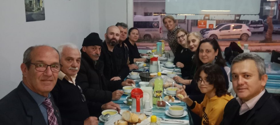Memleket Partisi İftarda Yeni Üyelerine Rozet Taktı
