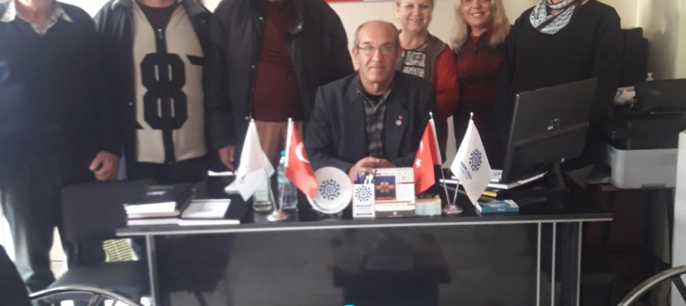 Memleket Partisi’ne Katılanlara Rozetleri Takıldı