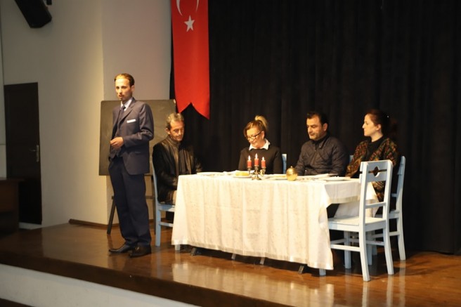 Merve Bebek Yararına Tiyatro