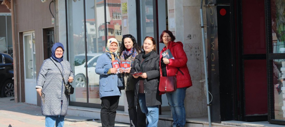 MHP İLÇE KADIN  KOLLARINDAN ESNAF ZİYARETİ