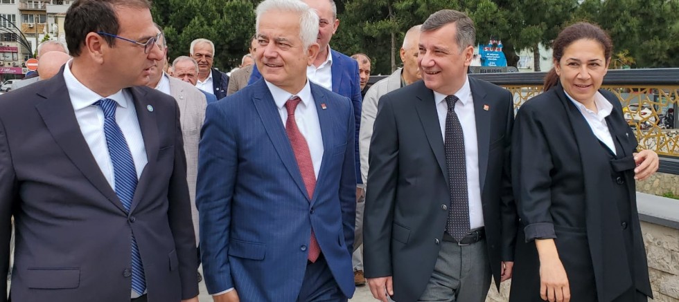 Millet İttifakı Vekillerinden Pazar Esnafı Ziyareti