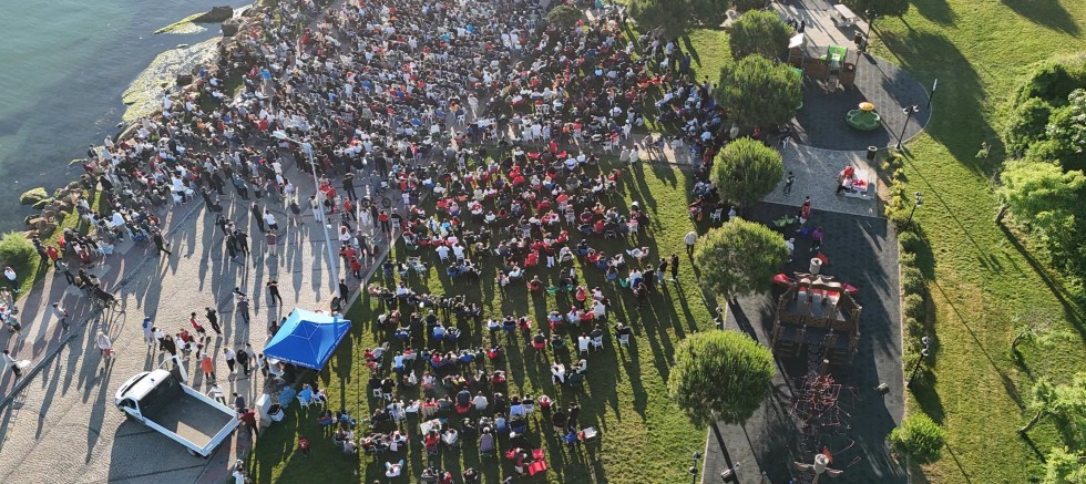Milli Maç Heyecanı Dev Ekranda Yaşandı