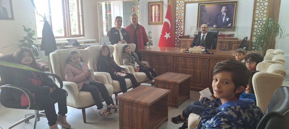 Miniklerden Kaymakam Abacı'ya Ziyaret